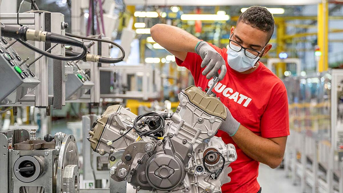 Viel zu schrauben gab es 2021 im Ducati-Werk in Borgo Panigale: Der Hersteller legte einen neuen Absatzrekord hin.