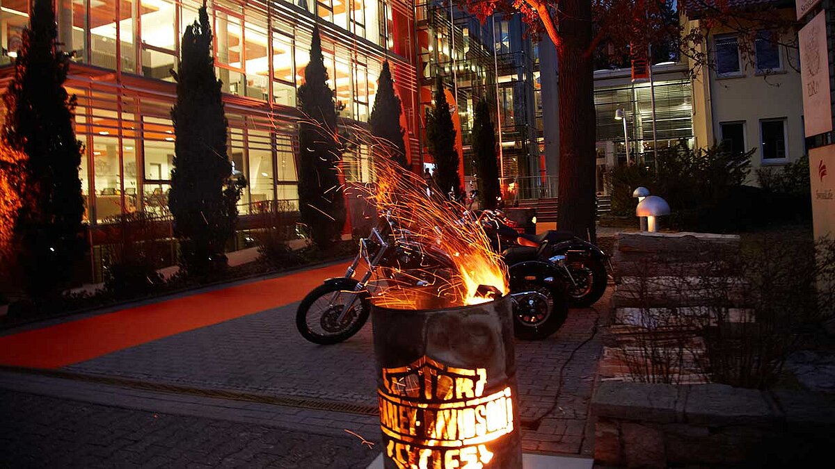 Seit 40 Jahren befeuert die Harley-Davidson GmbH den deutschen Markt mit Material aus Milwaukee.