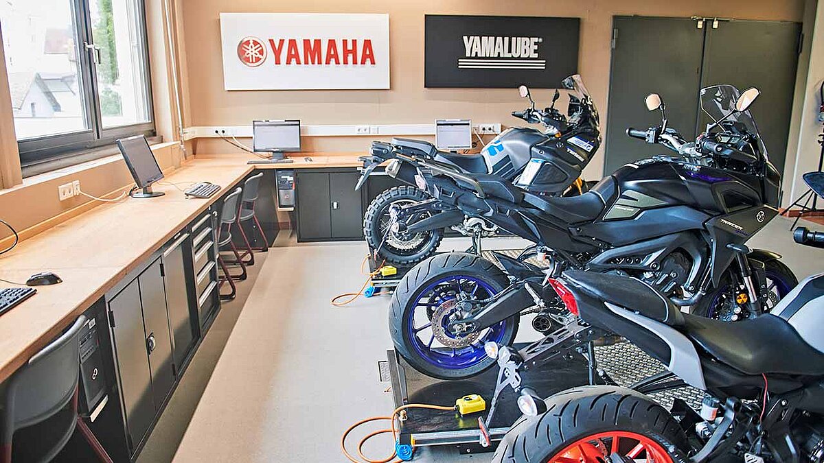 Yamaha Deutschland setzt auf eine Ausbildungskooperation mit einer Straubinger Berufsschule.