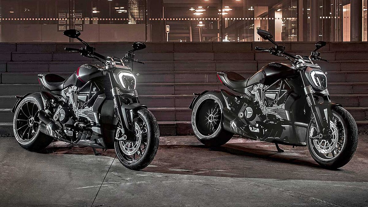 Ducati XDiavel Black Star (li.) und XDiavel Dark.