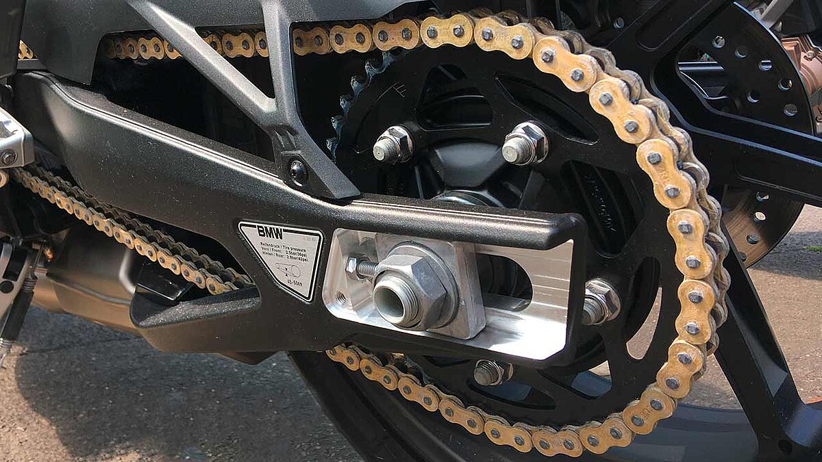 Die neue Kettengeneration von Regina, aufgezogen auf eine BMW S 1000 RR.