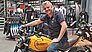 Yves Vollenweider, Chef der Hostettler Moto AG, freut sich über sein neues Premium-Outlet.