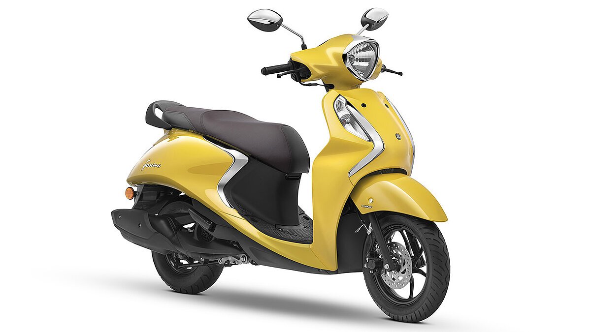 Üppige Karosserieteile und Zierelemente aus Chrom kennzeichnen den Fascino, einen 125er-Roller von Yamaha für den indischen Markt.
