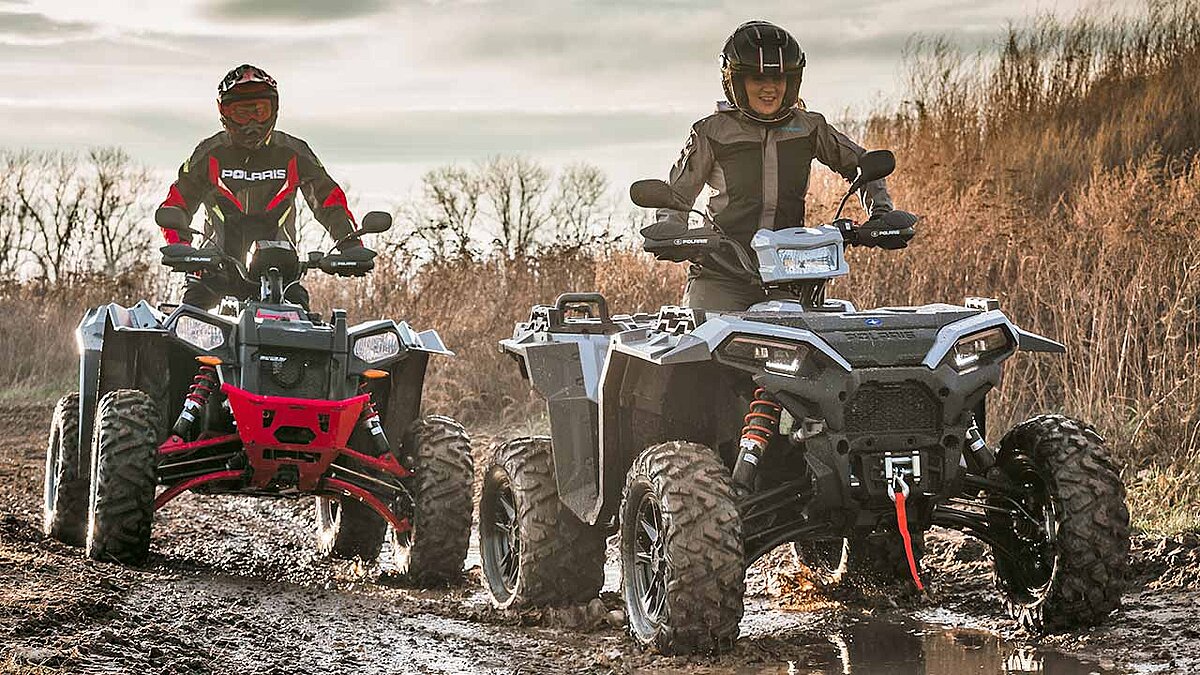 Ab sofort bestellbar, ab Mai dann verfügbar: Die Polaris ATVs Sportsman (re.) und Scrambler XP 1000 S.