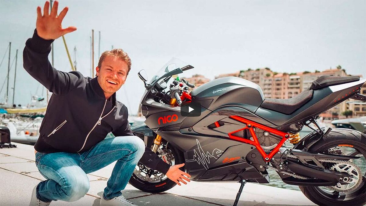 Verlosung für einen guten Zweck: Nico Rosberg stellt seine Energica zur Verfügung.