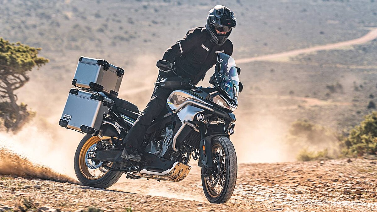 Eine Kandidatin fürs kräfige Angasen: CFMotos neue Reiseenduro 800MT.