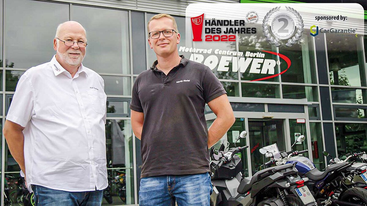 Steine pflastern den Weg zum Erfolg. Mit Axel Roewer (li.) und Martin Riedel steuern zwei Führungspersönlichkeiten die Roewer GmbH, die den Überraschungen des Lebens gelassen begegnen. Begeisterte Motorradfahrer, die sachlich analysieren, stark auftreten und leidenschaftlich verkaufen.