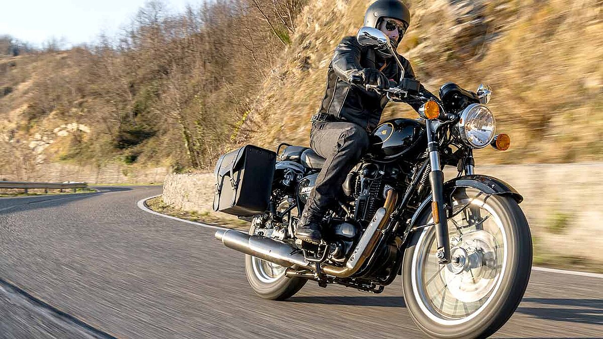 Nein, hier fährt keine Royal Enfield, sondern Benellis neue Imperiale 400.