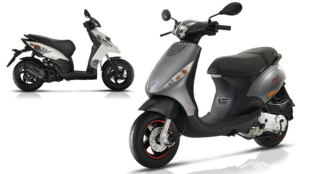 Fahren in der Kundengunst hierzulande vorne: Die 50-er Roller des italienischen Herstellers Piaggio. Im Bild das Modell Zip (re.) sowie der Typhoon (li.).