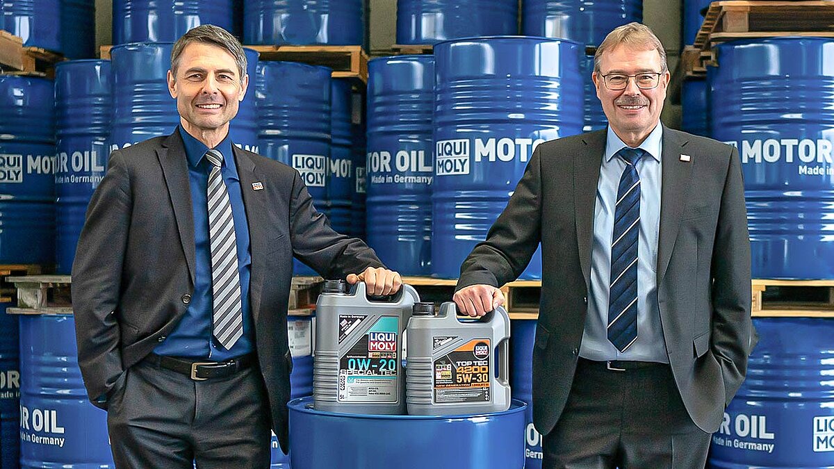 Dr. Uli Weller (li.) verstärkt ab 1. Januar 2023 als zweiter Geschäftsführer die Liqui Moly-Leitungsebene, die Günter Hiermaier (re.) seit 1. März 2022 nach dem Ausscheiden von Ernst Prost alleine bildete.