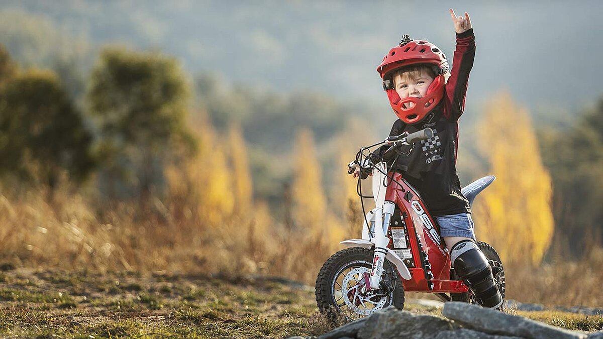 Triumph gliedert den britischen E-Hersteller Oset in seine Struktur ein, die Marke Oset soll den Angaben zufolge erhalten bleiben, hieß es.