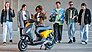 Den jungen Weltbürger fasst Piaggio als Zielgruppe für sein neues E-Rollerchen „One“ ins Auge.