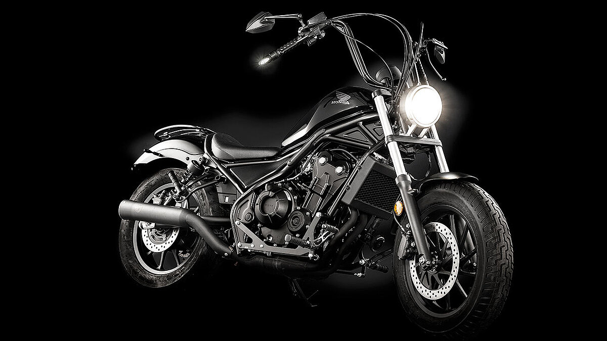 Ein ganz frisches Projekt von Motorrad Burchhard: Hondas Mittelklasse-Cruiser und Verkaufsschlager CMX500 Rebel mutiert dank des neuen Teile-Programms der Lemgoer zum stylischen Chopper.