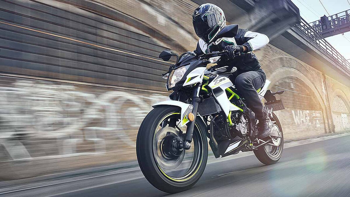 Bikes wie Kawasakis Z125 darf man künftig mit dem Autoführerschein fahren – wenn man bestimmte Voraussetzungen erfüllt.