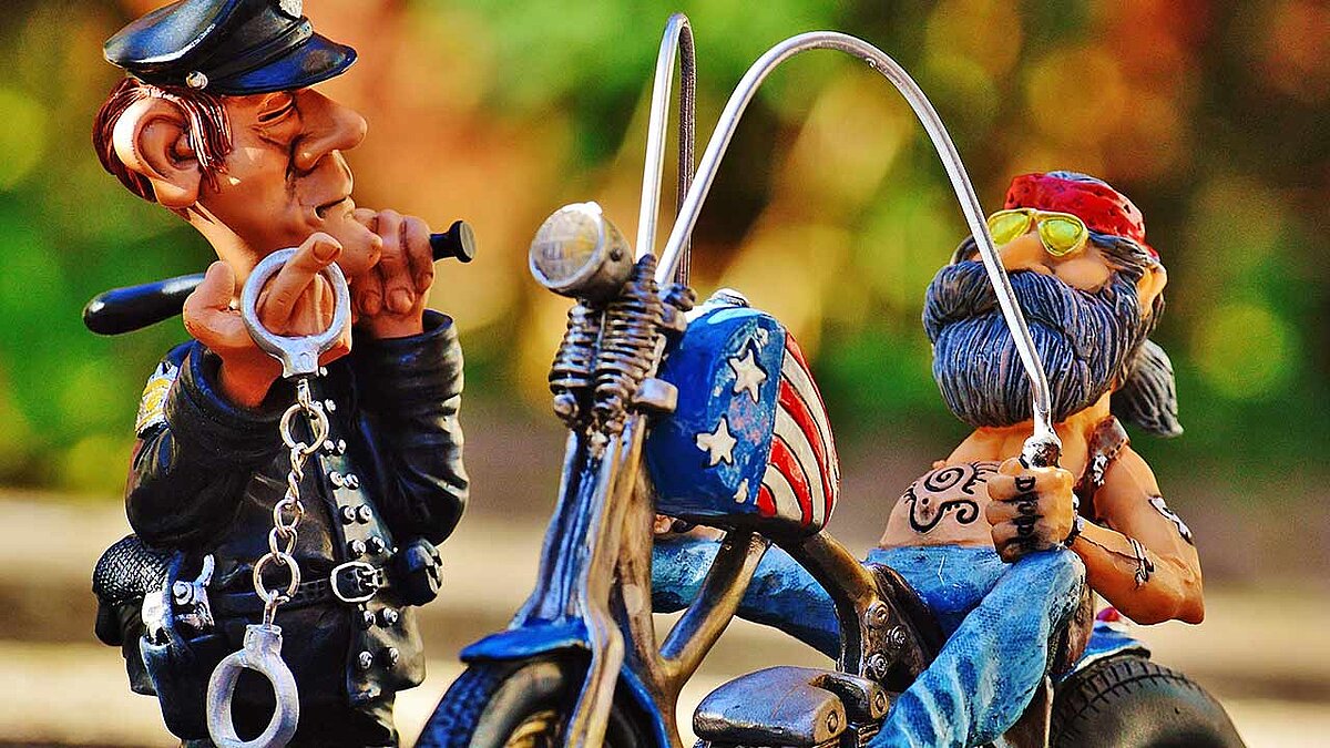 Das KBA geht dem Handel mit illegalen Kfz-Teilen seit Ende 2016 intensiv nach.