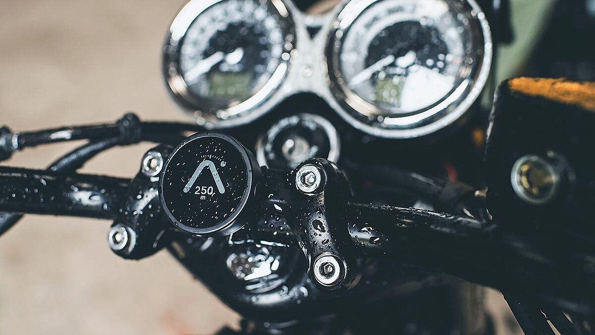 Kleines Display, simple Anbringung, einfache Bedienung: Das Beeline-System, das nun auch bei Triumph im Zubehörregal liegt.