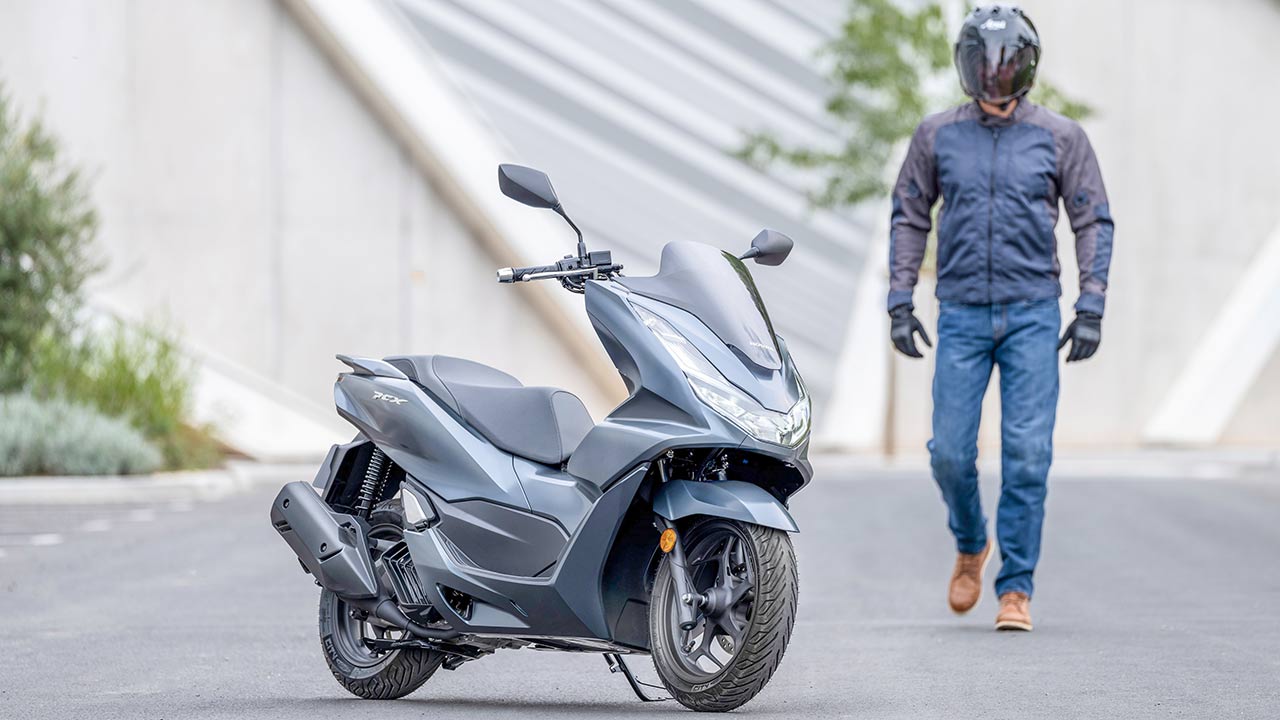 Der Zweirad-Zulassungskönig 2021 in Spanien: Hondas Achtelliterroller PCX 125 mit 6.400 Neuzulassungen.