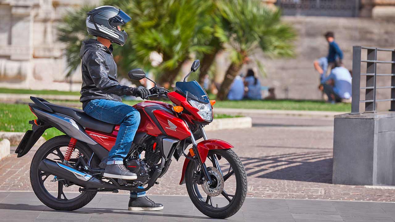 Honda CB125F Modelljahr 2021.