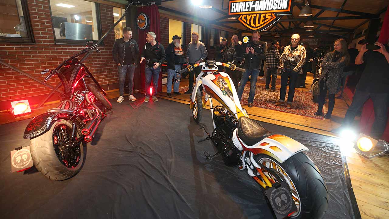 Gleich zwei Custombikes debütierten unlängst bei Harley-Davidson Würzburg Village.