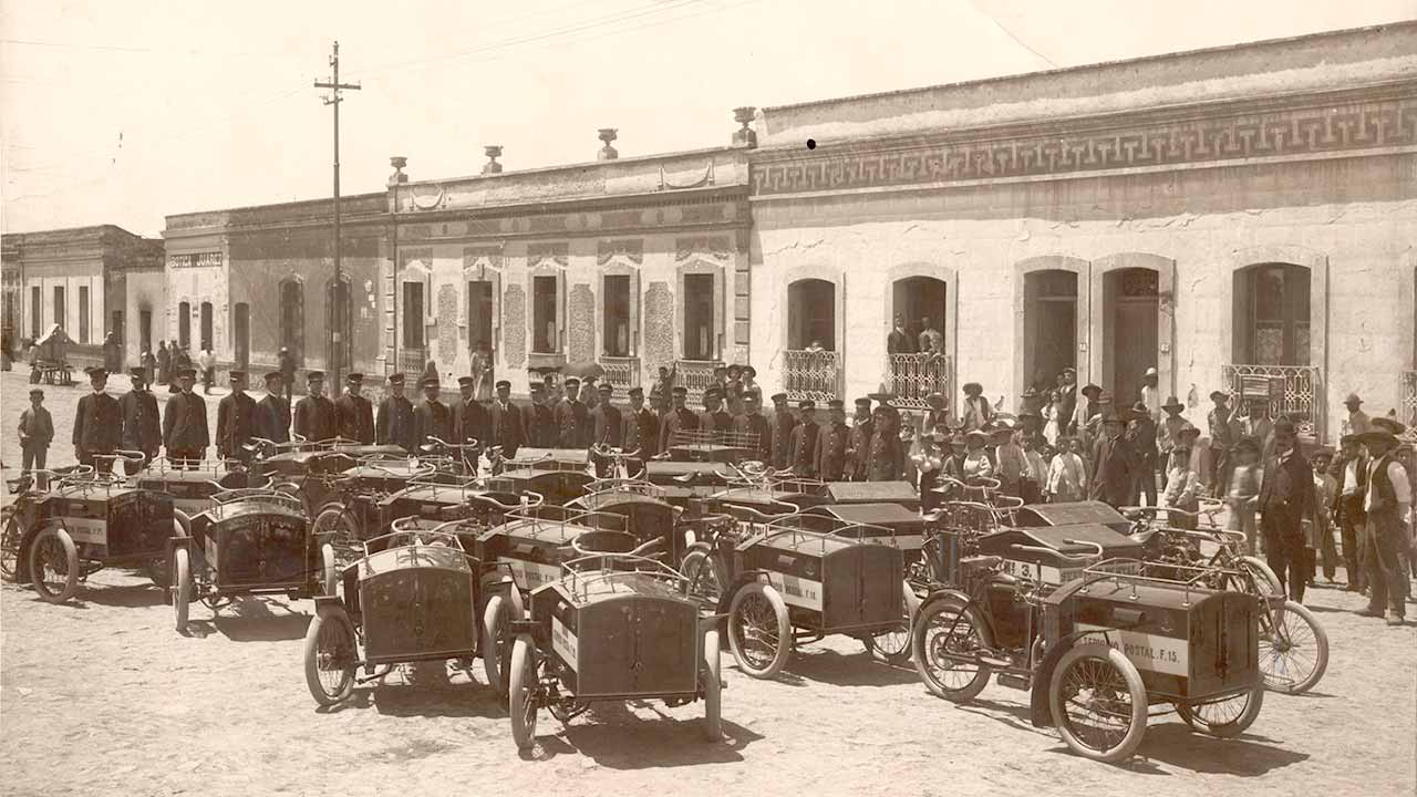 Globalisierung ist kein Phänomen der Neuzeit: Bereits 1908 lieferten Laurin & Klement eine Reihe von LW-Dreiradfahrzeugen für den Gütertransport und Motorräder mit Beiwagen an die mexikanische Post.