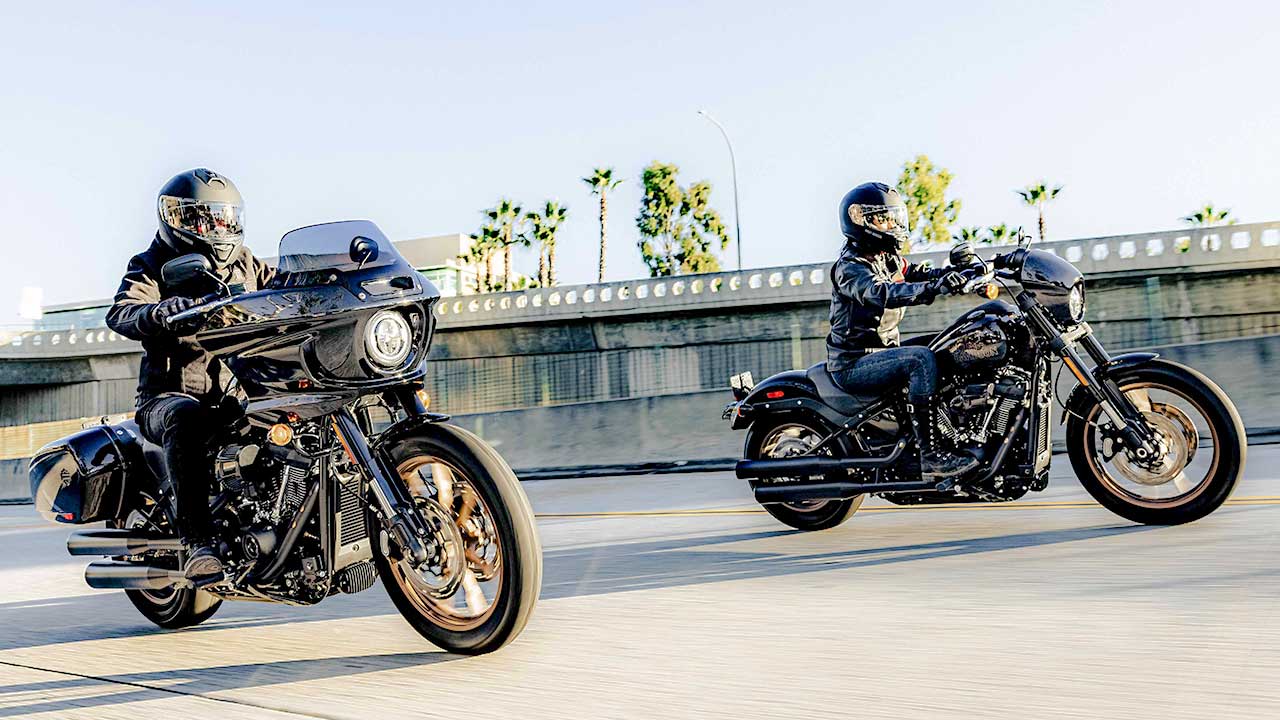 Neue Low Rider des Modelljahrgangs 2022: Links die Low Rider ST, rechts die Low Rider S. 